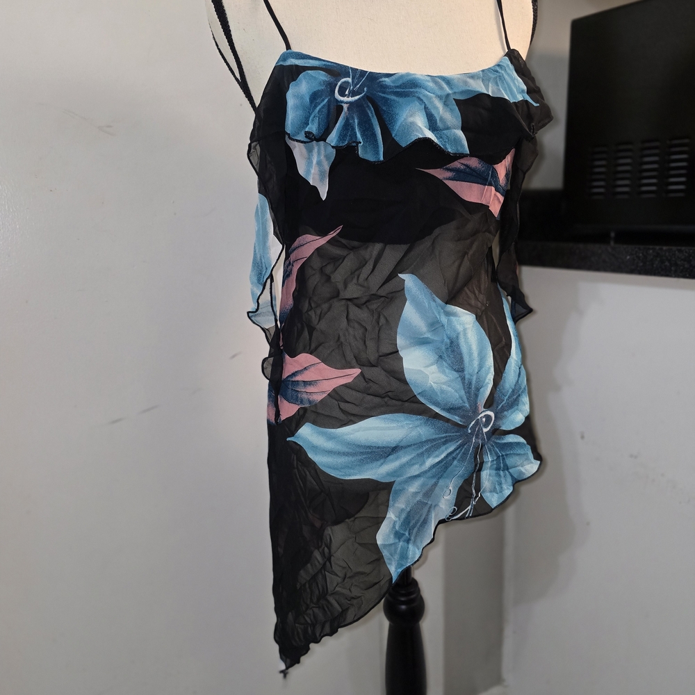 chic Black Slip Topwith Blue & Pink Floral Asymmetric Hem